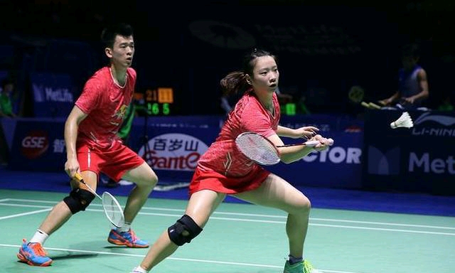 马丁内斯在 马丁内斯在